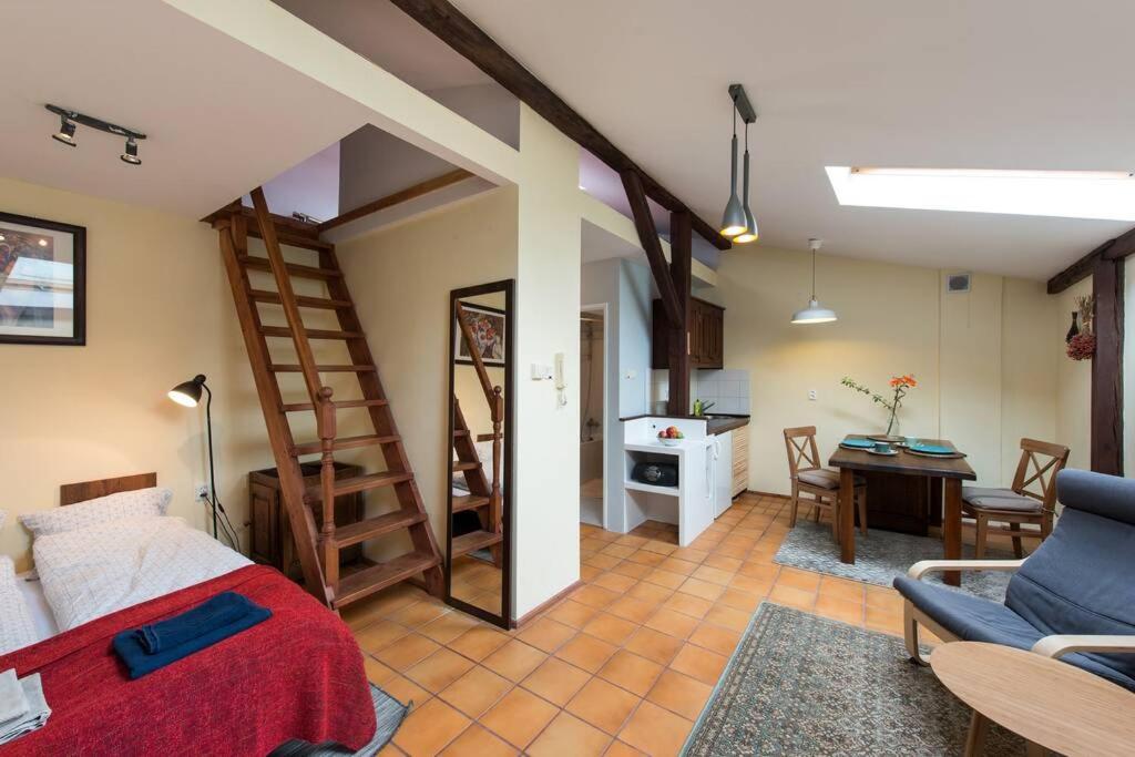 Апартаменти Bright Loft In Amazing Location Краків Екстер'єр фото